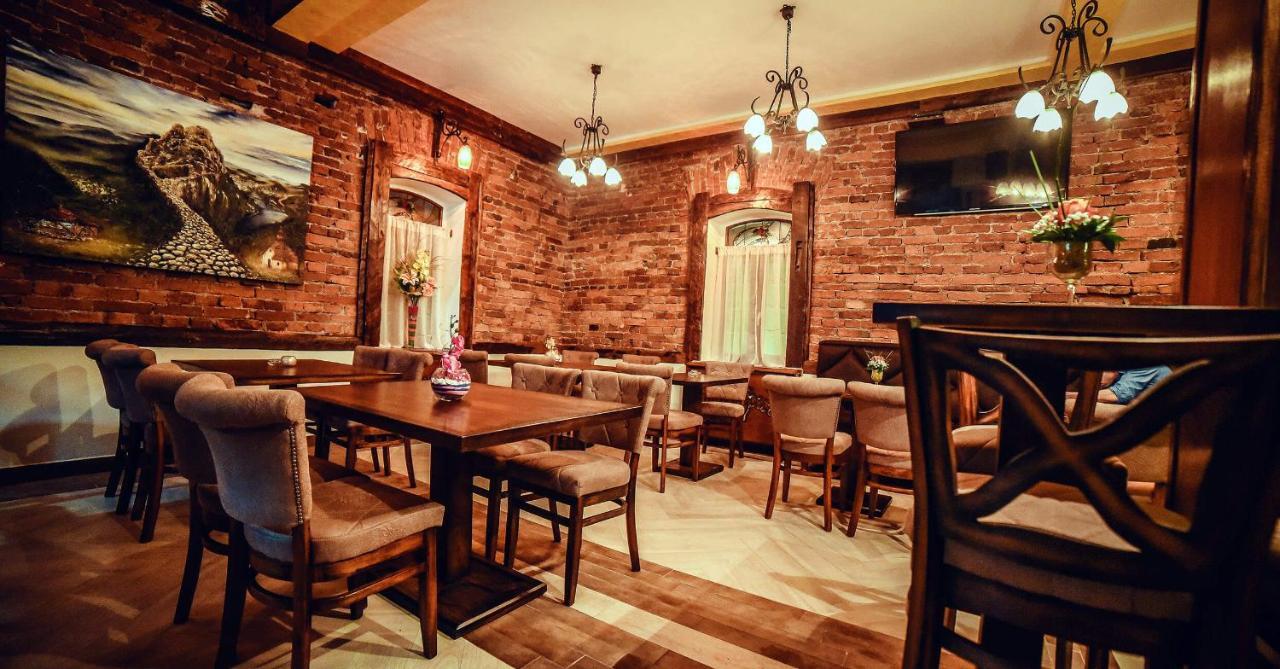 Konaciste Grad B&B อูชิเซ ภายนอก รูปภาพ